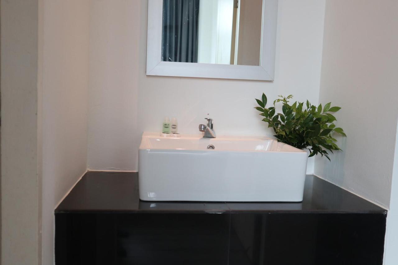 Zen66 @ Roxy Serviced Apartment Кучінг Екстер'єр фото
