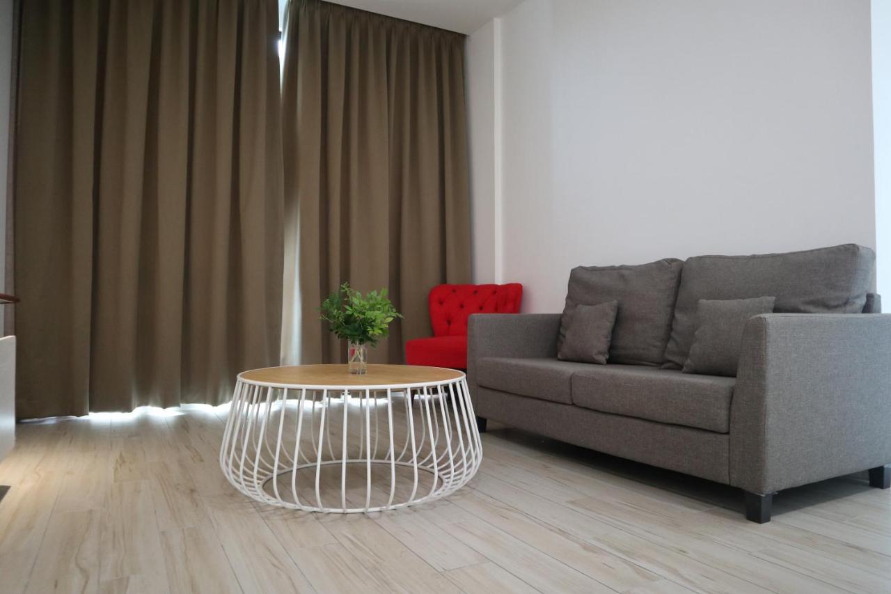 Zen66 @ Roxy Serviced Apartment Кучінг Екстер'єр фото