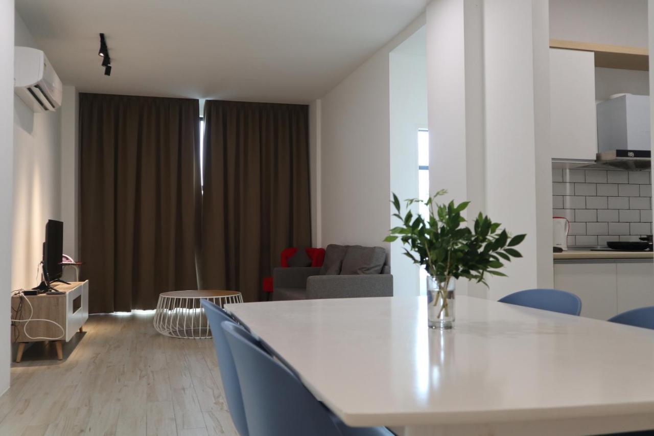 Zen66 @ Roxy Serviced Apartment Кучінг Екстер'єр фото